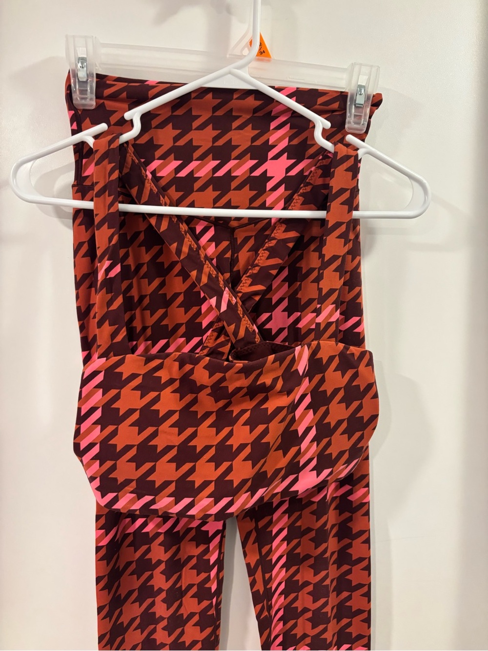 aerie Houndstooth legging and sports bra set in Pink & Brown - Picture 2 of 10
